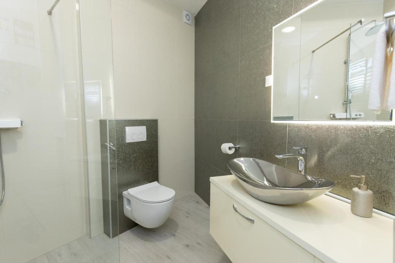 Apartmani I Sobe Pejacevic Ösek Dış mekan fotoğraf